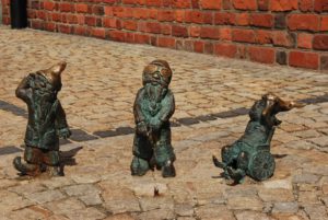 Picture of 3 drawfs in Wroclaw from the article 3 days in Wroclaw