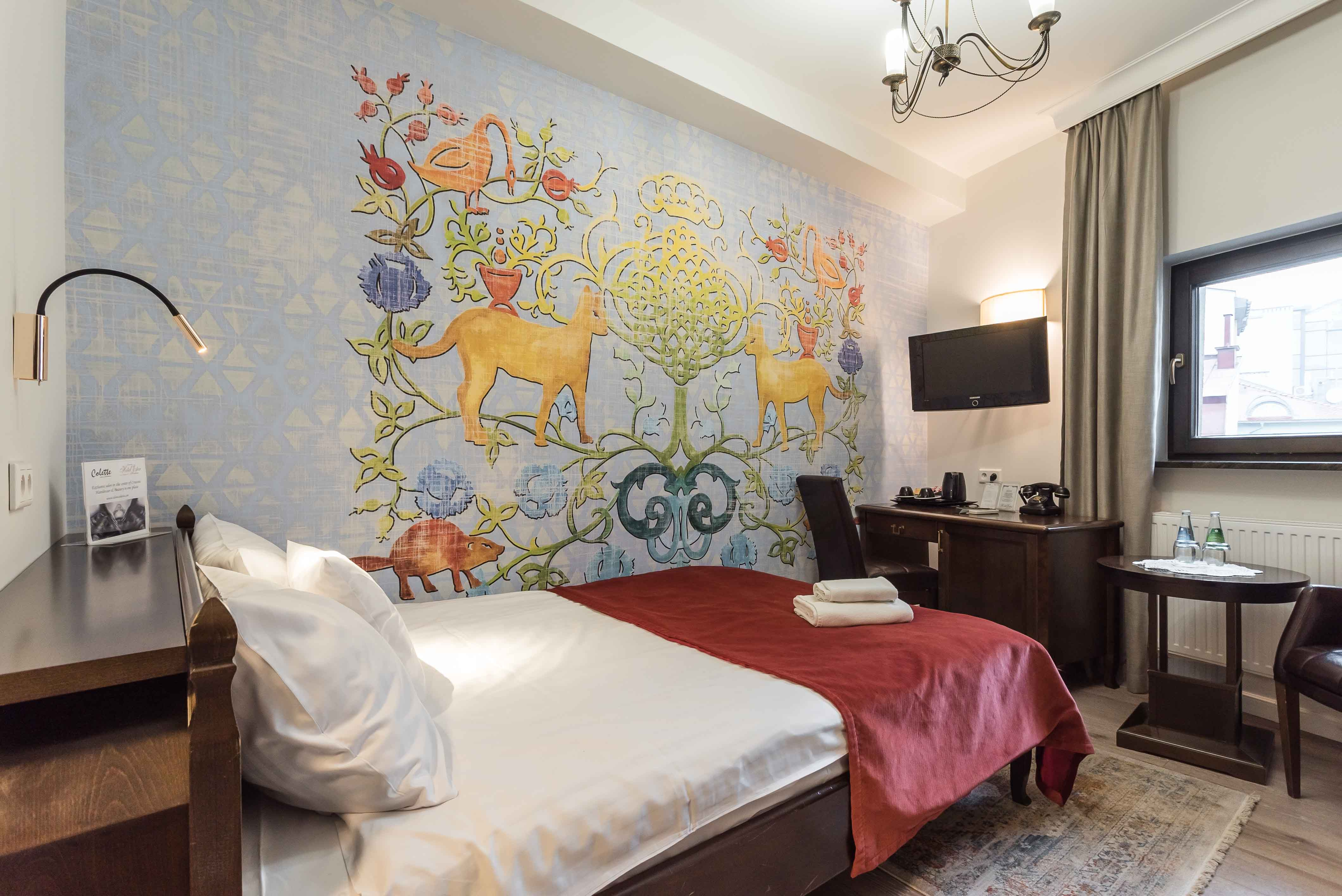 Ester Hotel